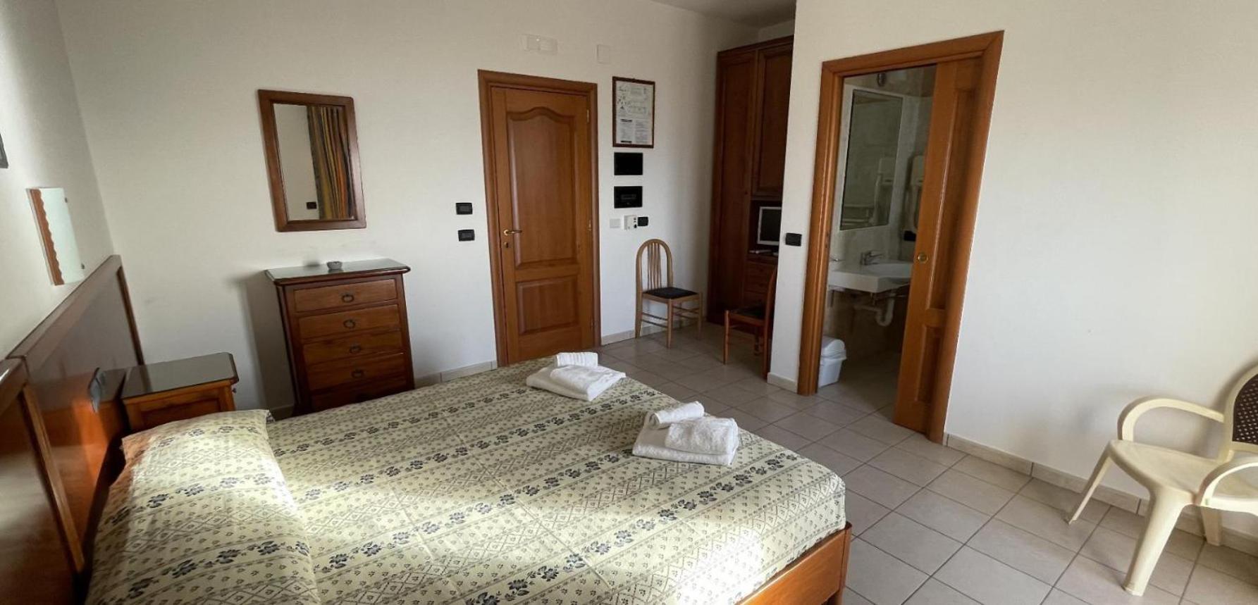 Hotel Dei Bizantini & Villaggio Campo Dei Messapi San Pietro in Bevagna Luaran gambar